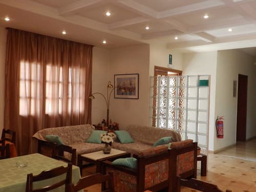 Alexandra Hotel, Lobby sitting area