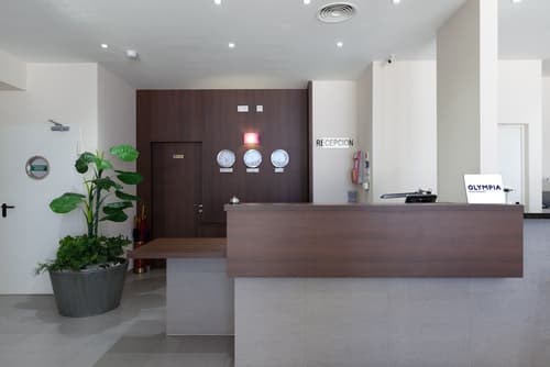 Hotel Olympia Universidades, Reception