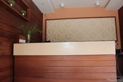 Casa Coron Hotel, Reception