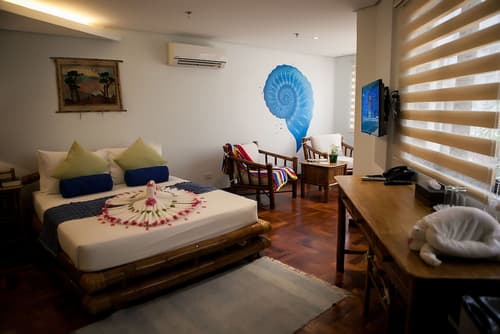 357 Boracay, Room