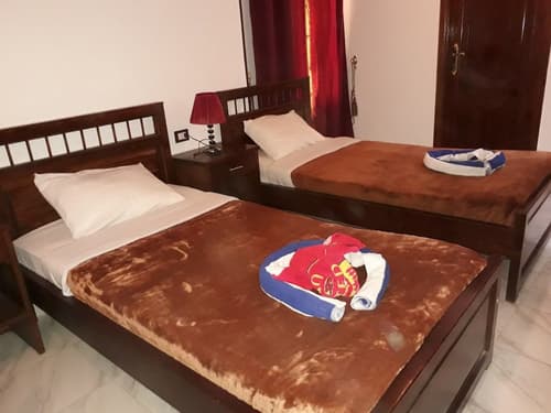 Alhambra Hotel, Room