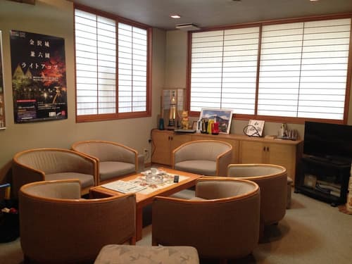 Nakayasu Ryokan, Lobby sitting area