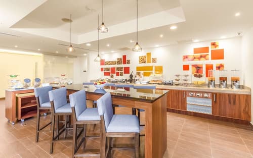 Hampton Inn & Suites by Hilton Los Cabos