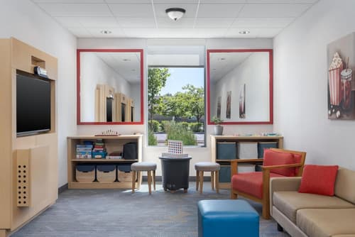 Home2 Suites by Hilton Idaho Falls, Lobby