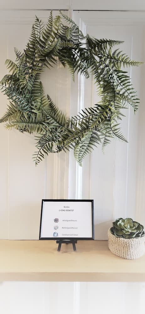 Árból Guesthouse, Reception