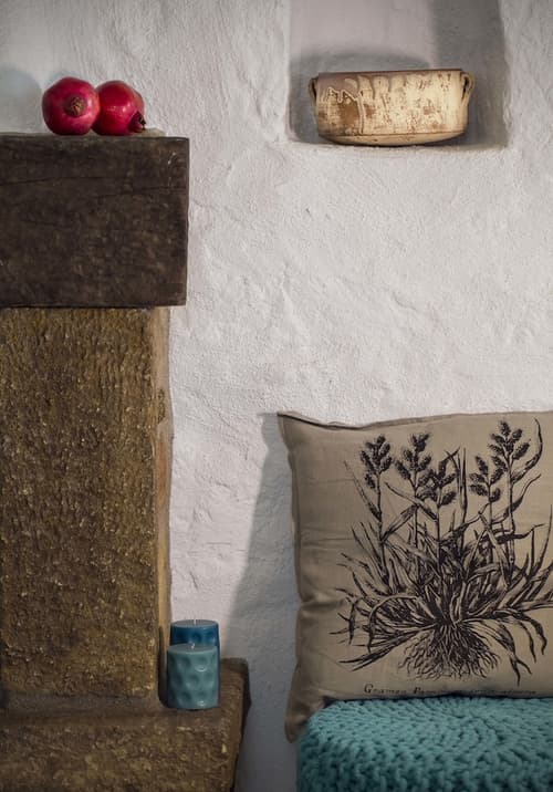 Afentiko Pigadi, Room