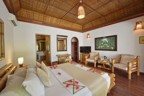 Angaga Island Resort & Spa, Room