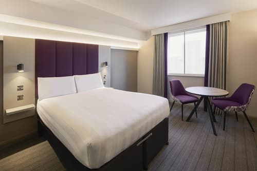 Premier Inn Salisbury North Bishopdown, Room