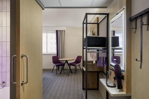 Premier Inn Salisbury North Bishopdown, Room