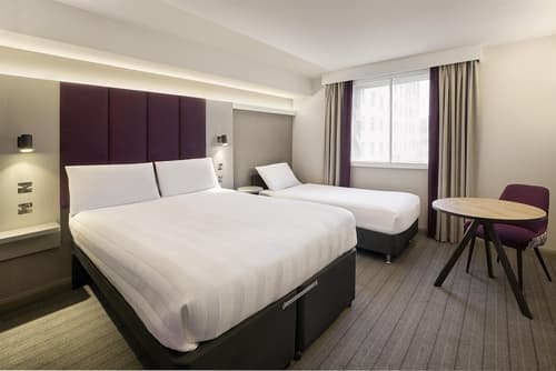 Premier Inn Salisbury North Bishopdown, Room