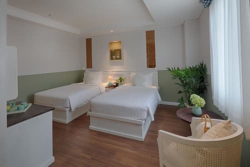 Au Lac Charner Hotel, Room