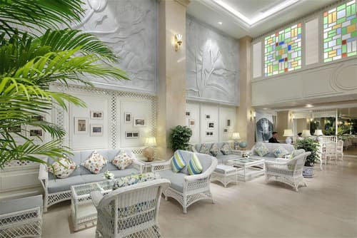 Au Lac Charner Hotel, Lobby sitting area