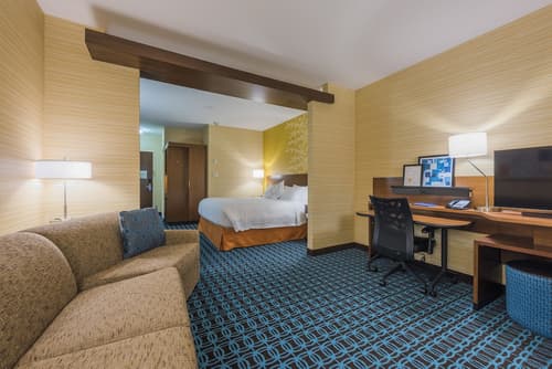 Fairfield Inn and Suites by Marriott Kamloops, Room