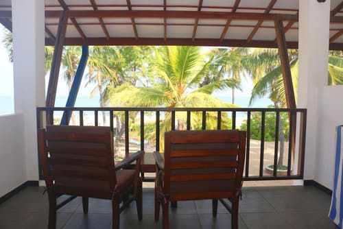 Wellé Wadiya, Balcony