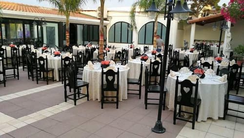 Hotel Company, Outdoor dining