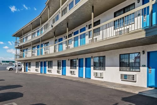 Rodeway Inn Commerce - Los Angeles, Exterior