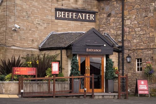 Premier Inn Edinburgh East, Exterior