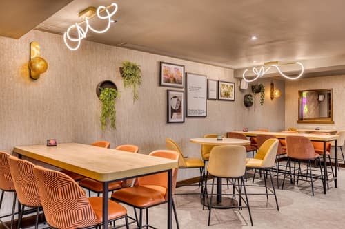 Premier Inn Glasgow Stepps - M80 J3