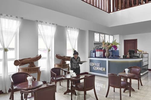 Phnom Penh Katari Hotel, Lobby sitting area