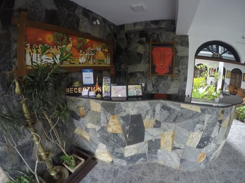 Hotel Sunray, Reception