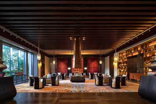 Shangri-La Resort, Shangri-La, Lobby sitting area