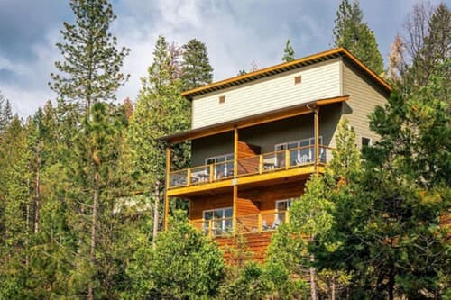 Rush Creek Lodge and Spa at Yosemite, Balcony