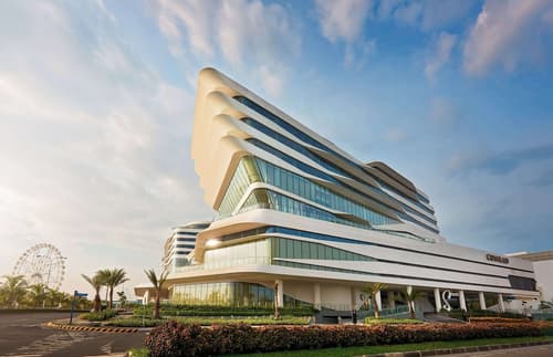 Conrad Manila, Primary image