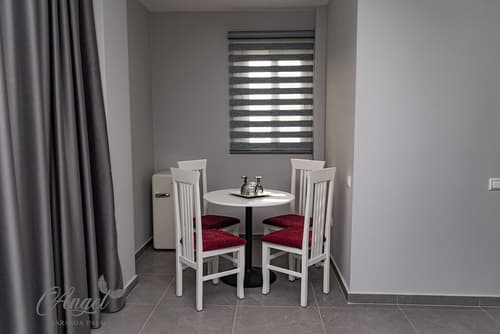 Angel Saranda Palace