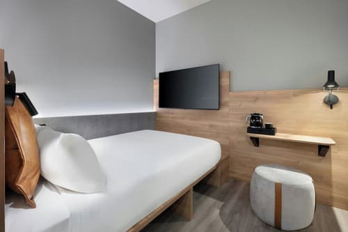 Moxy London Piccadilly Circus, Room