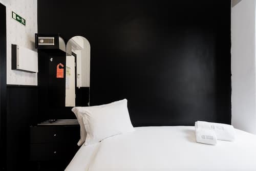 The Twenties by Guestready, Room