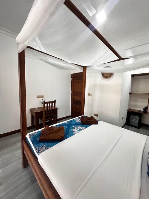 Moayana Liora Zanzibar