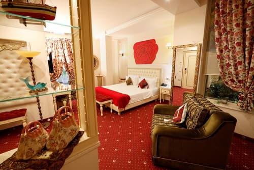 2 KITARRAT Boutique Hotel & SPA