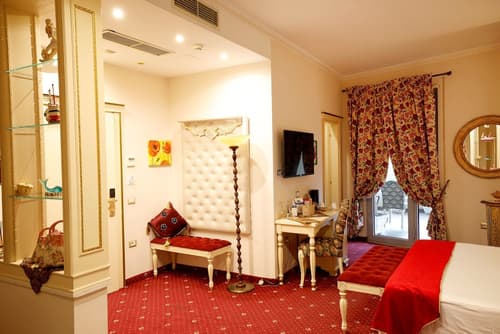2 KITARRAT Boutique Hotel & SPA