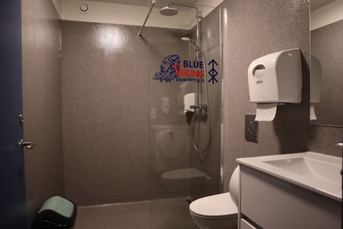 Blue Viking Pods, Bathroom