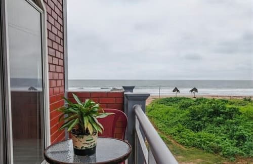 Cali hotel in Montanita beach, Room