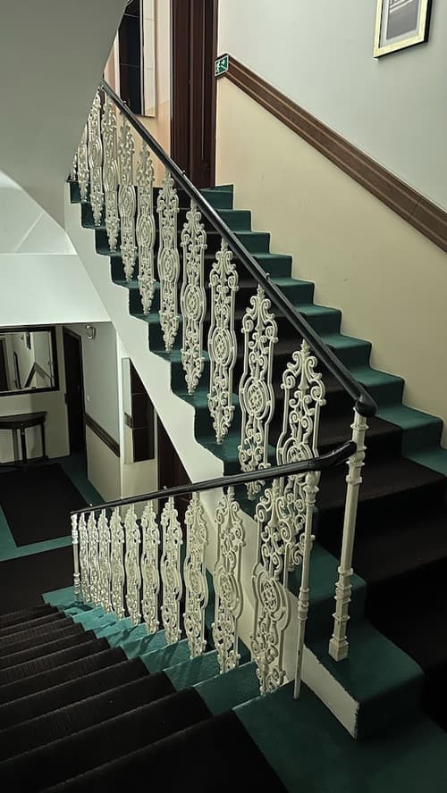 Fleur De Lis Hotel, Reception