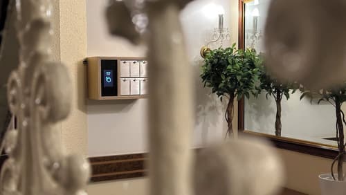 Fleur De Lis Hotel, Reception