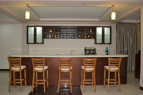 BenMas Hotel, Bar (on property)