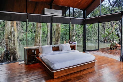 Kalundewa Retreat, Room