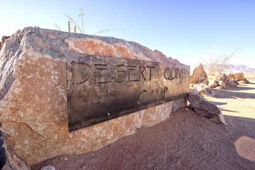 Desert Quiver Camp, Interior entrance