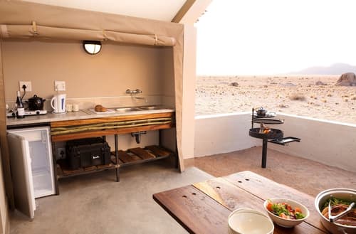 Desert Quiver Camp, Private kitchenette