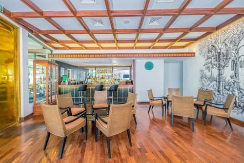 Earl's Regent Kandy, Dining