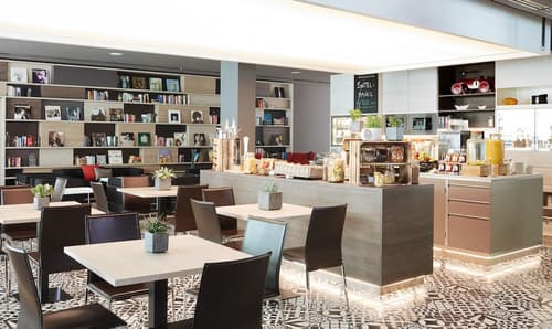 Living Hotel Frankfurt, Breakfast area