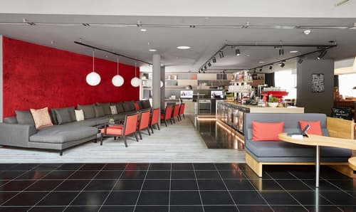 Living Hotel Frankfurt, Interior entrance