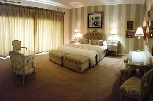 Royal Ridge Guest House and Apartments, Room