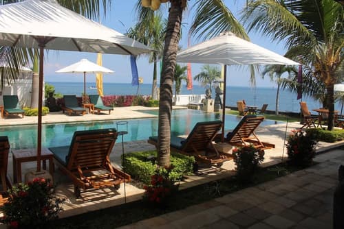 Kelapa Lovina Beach Villas, Pool
