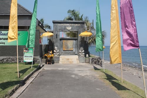 Kelapa Lovina Beach Villas, Interior entrance