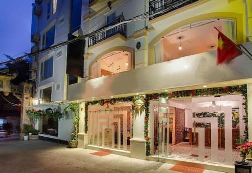 Singita Classy Boutique Hotel, Property entrance