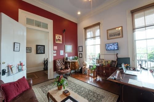 Auberge Nouvelle Orleans Hostel, Check-in/check-out kiosk