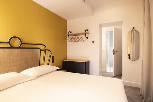 Hôtel de Suez, Room